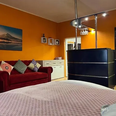 Lovely 1-room Unit In Appartamento
